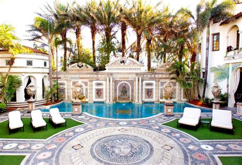 house of versace miami restaurant|gianni's at Versace mansion.